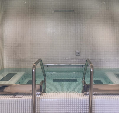 Trennen im Jacuzzi des AYA Seahotel - Adults Only in Playa de Palma