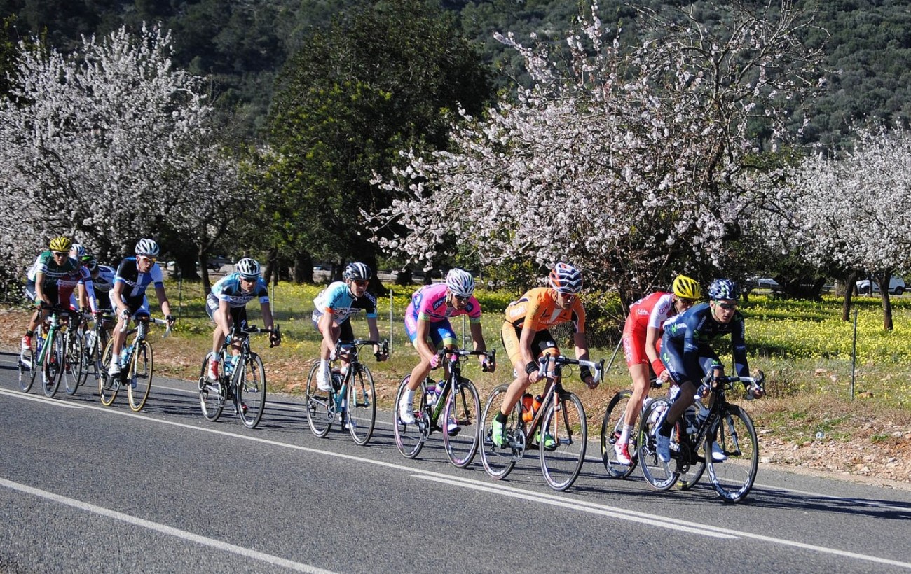 hotel aya ciclismo en primavera