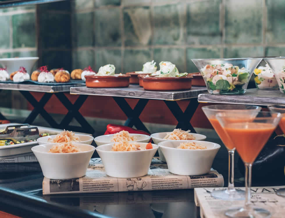 variado buffet del AYA Seahotel - Adults Only en Playa de Palma