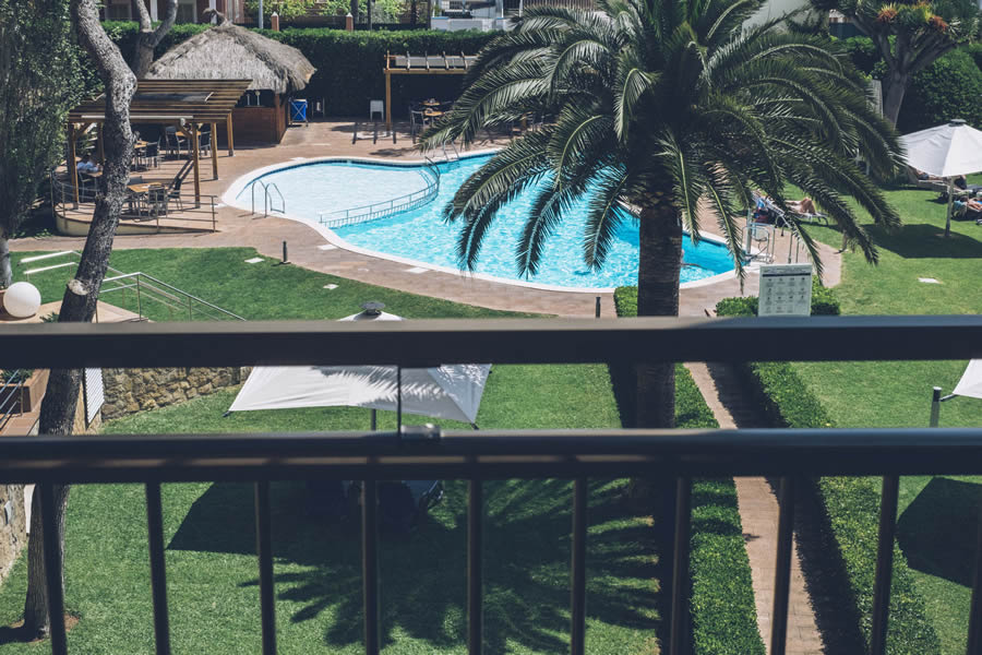 book your single room at Hotel Aya in Playa de Palma